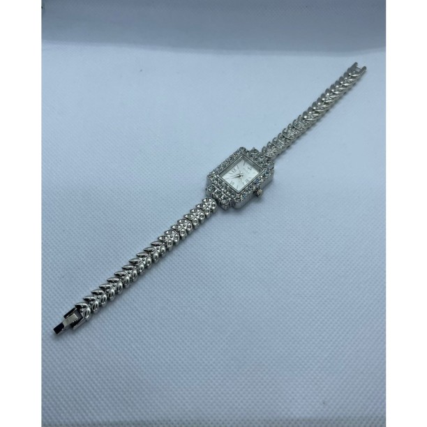 Spolo Taşlı Köşeli Bayan Kol Saati  Kraliçelere Özel